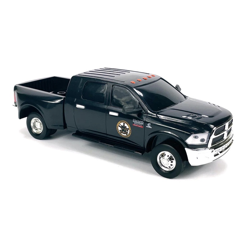 (B&D) - 1/20 Kayce Dutton's Livestock Agent Dodge Ram Dually, Yellowstone - Damaged Box