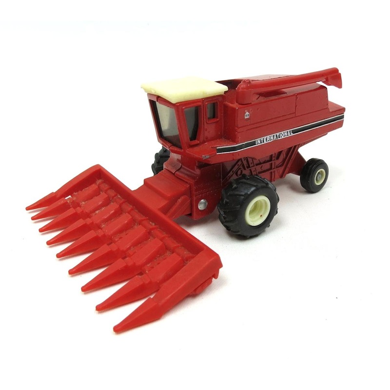 (B&D) 1/80 International Combine - Damaged Box
