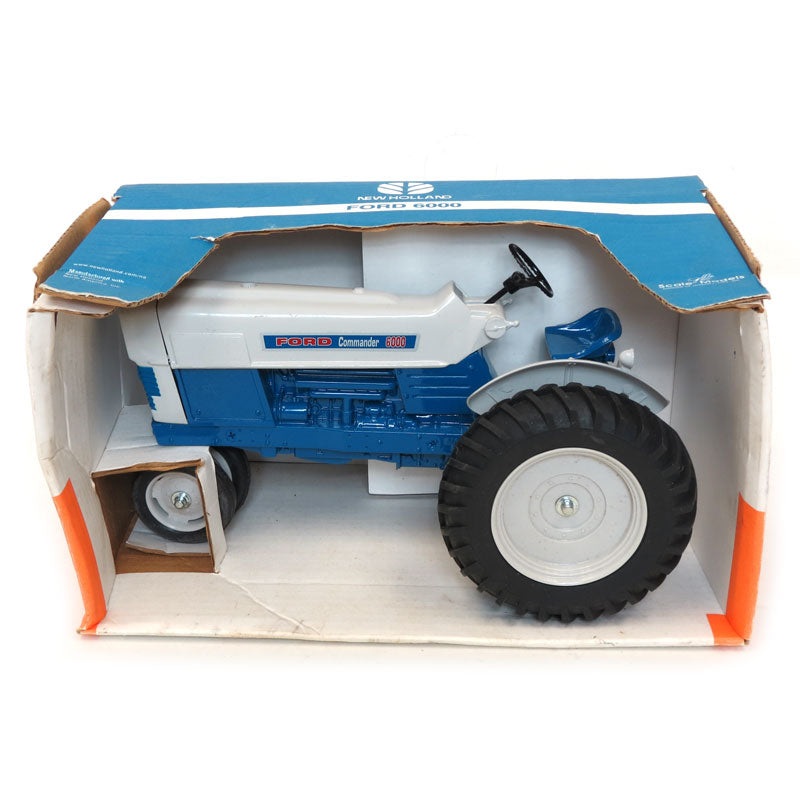 1/12 Ford Commander 6000 Tractor by Scale Models