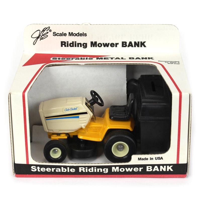 1/16 Cub Cadet Lawn Mower Bank with Bagger