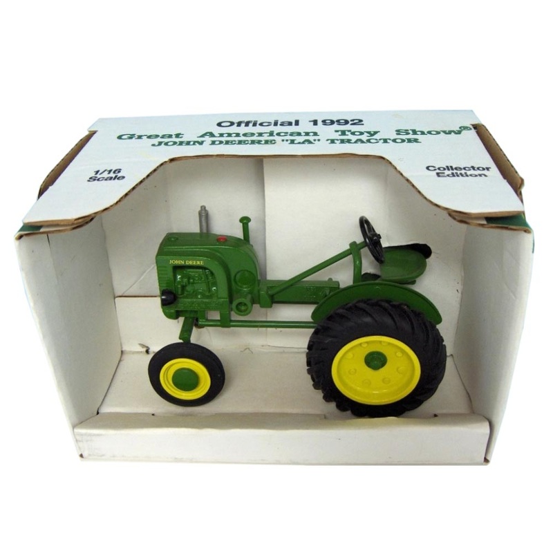 (B&D) 1/16 John Deere LA, 1992 Great American Toy Show - Seat Missing
