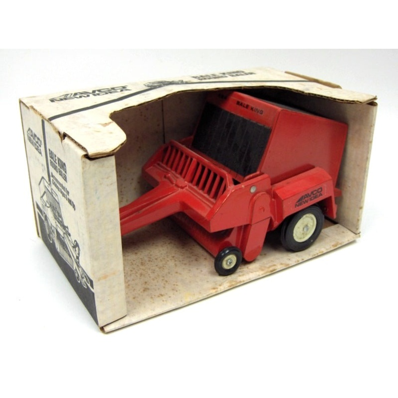 (B&D) 1/16 AVCO New Idea Bale King Round Baler - Damaged Item, Damaged Box