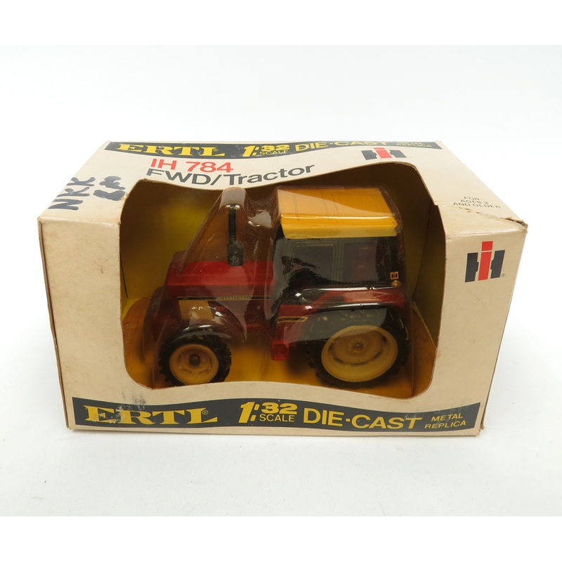 (B&D) 1/32 International 784 Tractor w/ Cab - Damaged Item