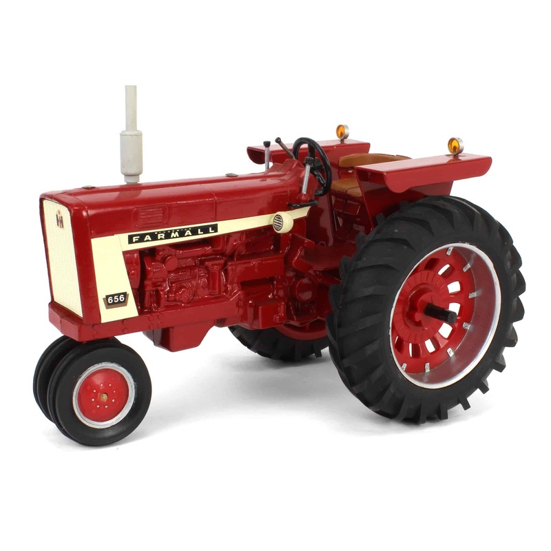 (B&D) 1/16 IH Farmall 656 Custom Tractor No Box