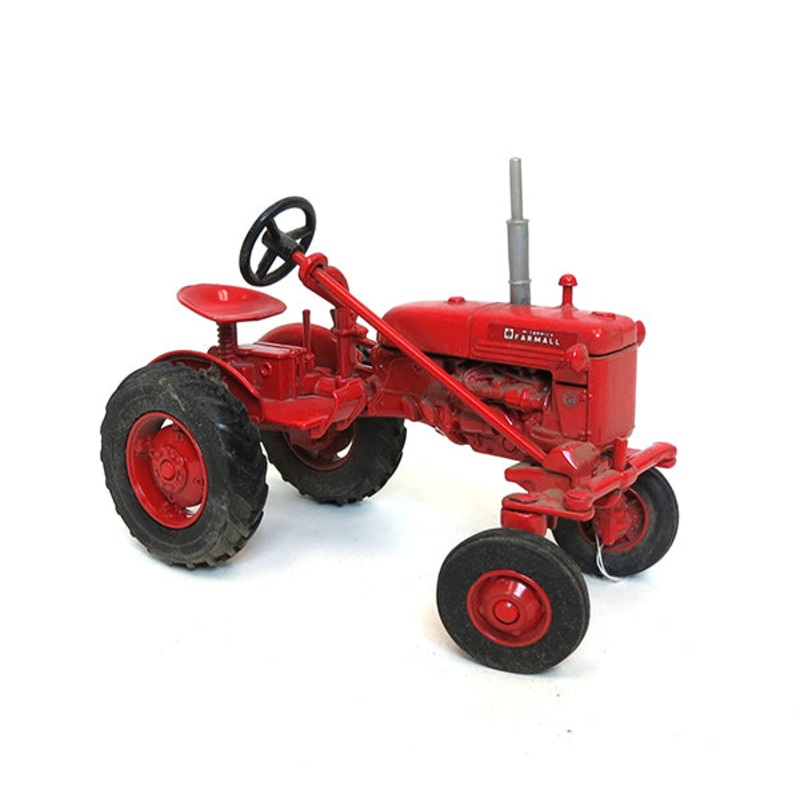 (B&D) 1/16 Special Edition IH Farmall Cub with Early Style Grille with Muffler - Damaged Item