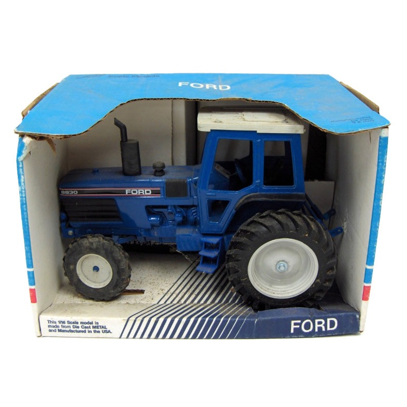 (B&D) 1/16 Ford 8830 Cab with MFD, 3 Point Hitch - Damaged Item